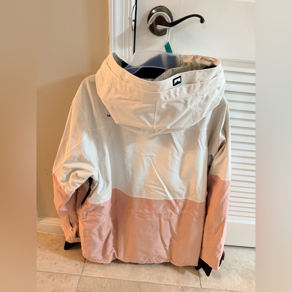 Montec Woman’s  Ski Jacket. - Picture 4 of 6